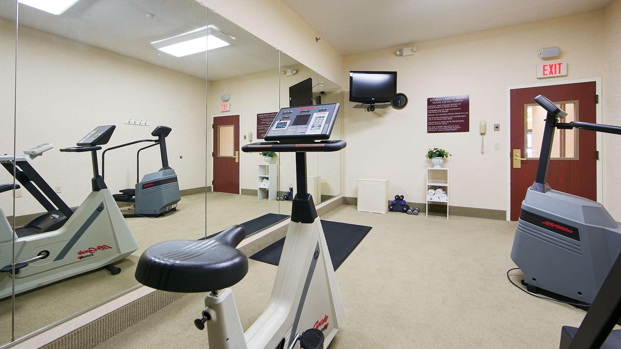 Gimnasio Best Western Hiram Inn & Suites