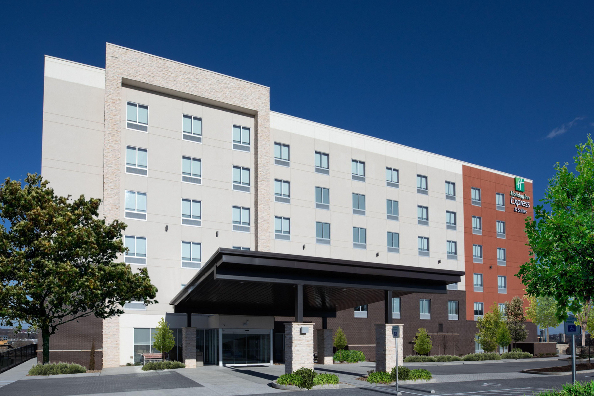 Vista Exterior Holiday Inn Express & Suites Nashville Metrocenter Downtown by IHG