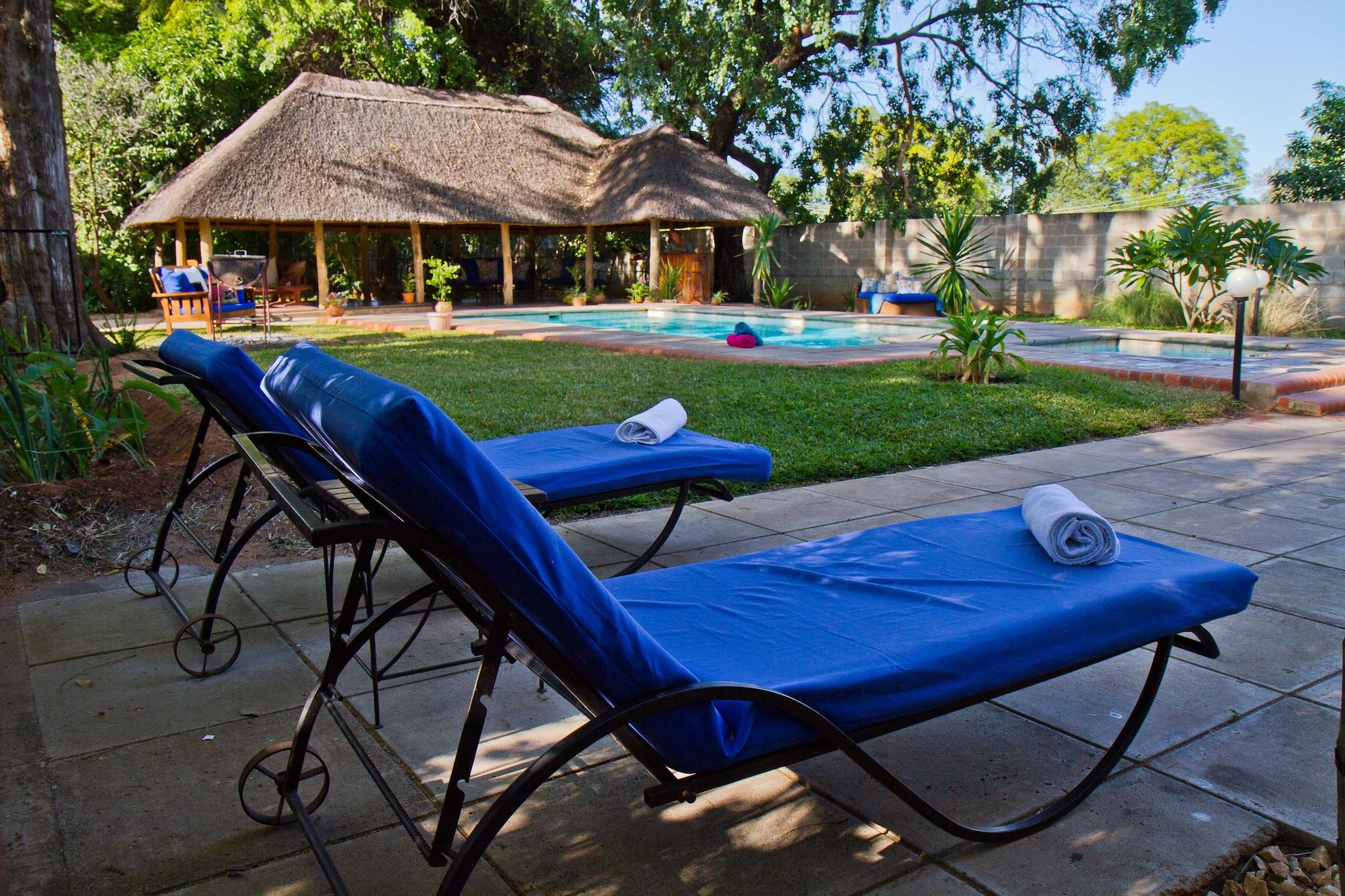 Varios Mose Street Apartments