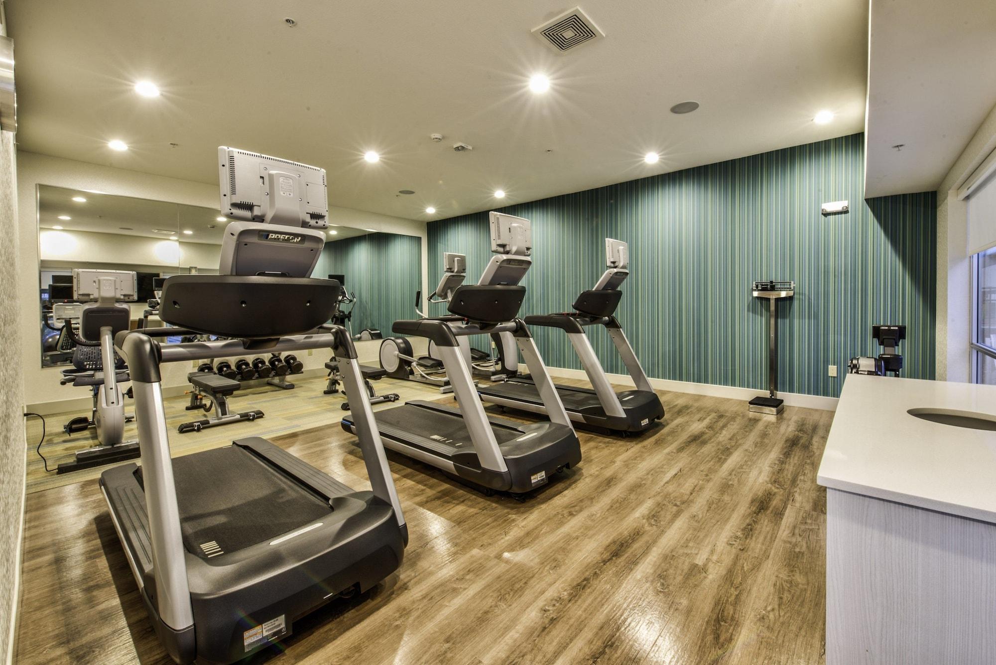 Gimnasio Holiday Inn Express & Suites Dallas NW - Farmers Branch by IHG