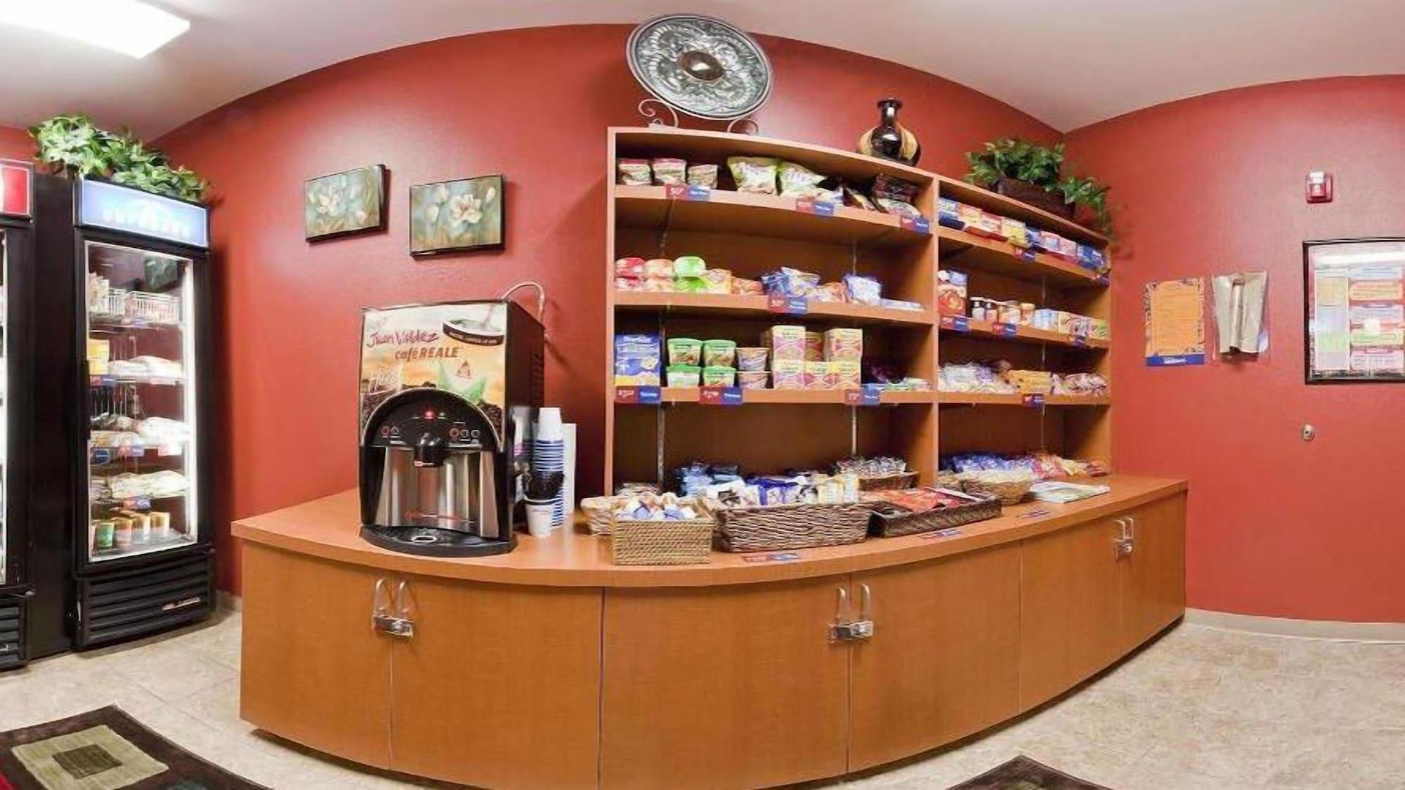 Bar/Salón Candlewood Suites Houston Westchase/ Westheimer. by IHG