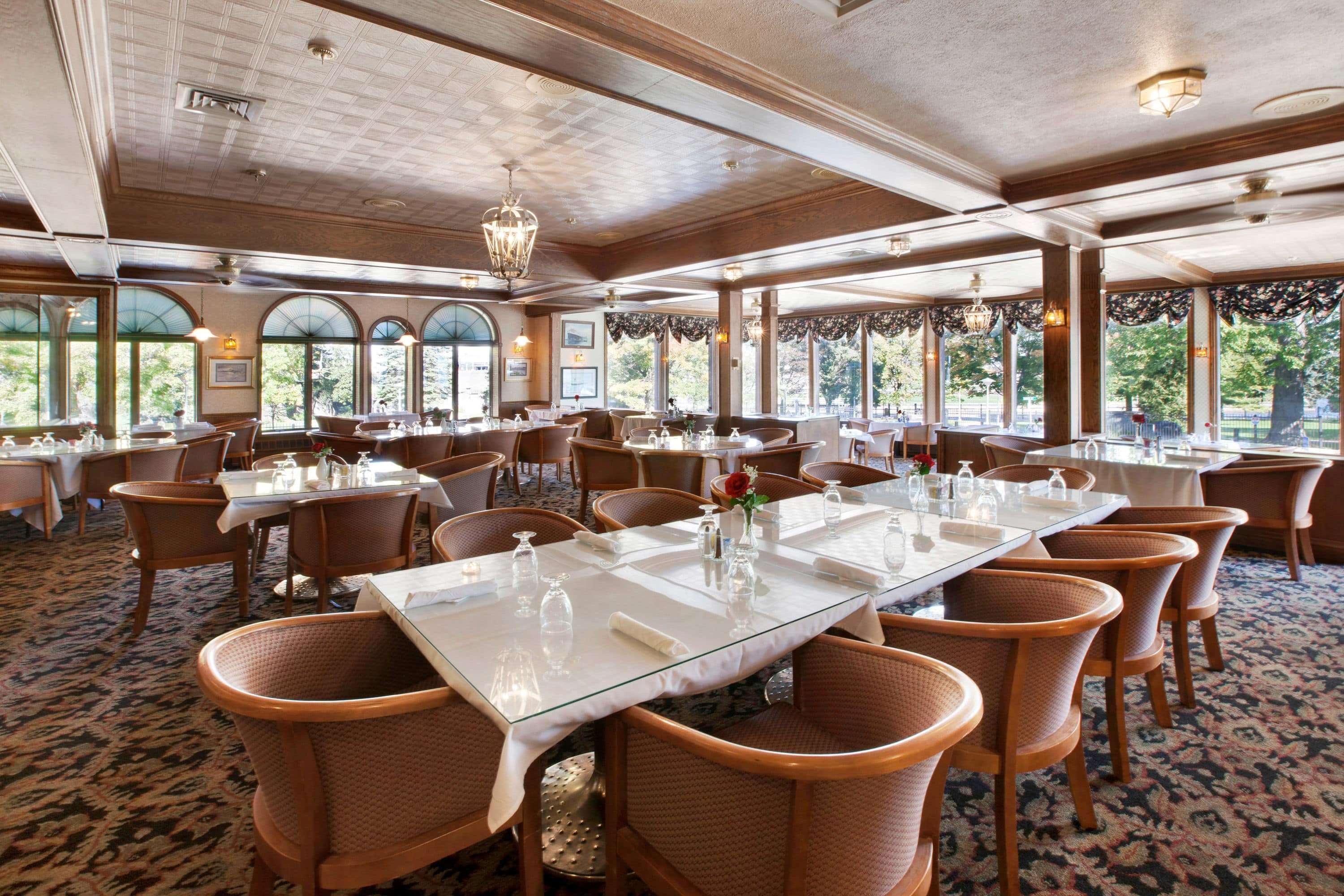 Restaurant The Hotel Ojibway, Trademark Collection by Wyndham
