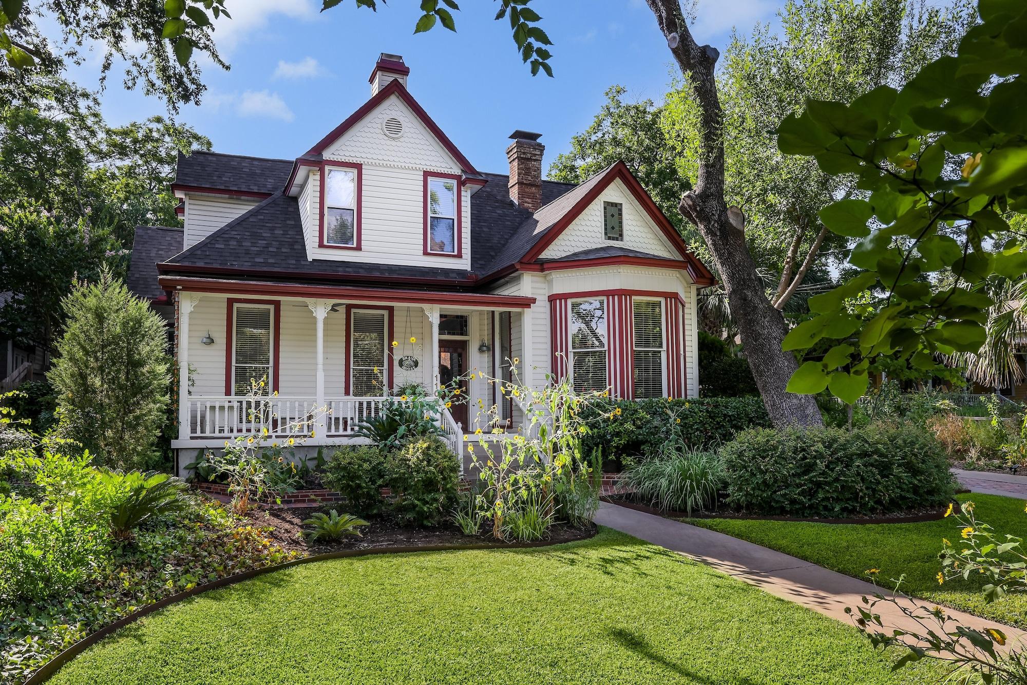 Varios Brava House Bed and Breakfast