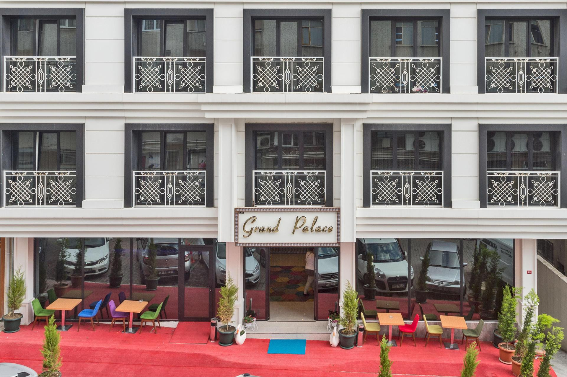 Vista Exterior Grand Palace Hotel