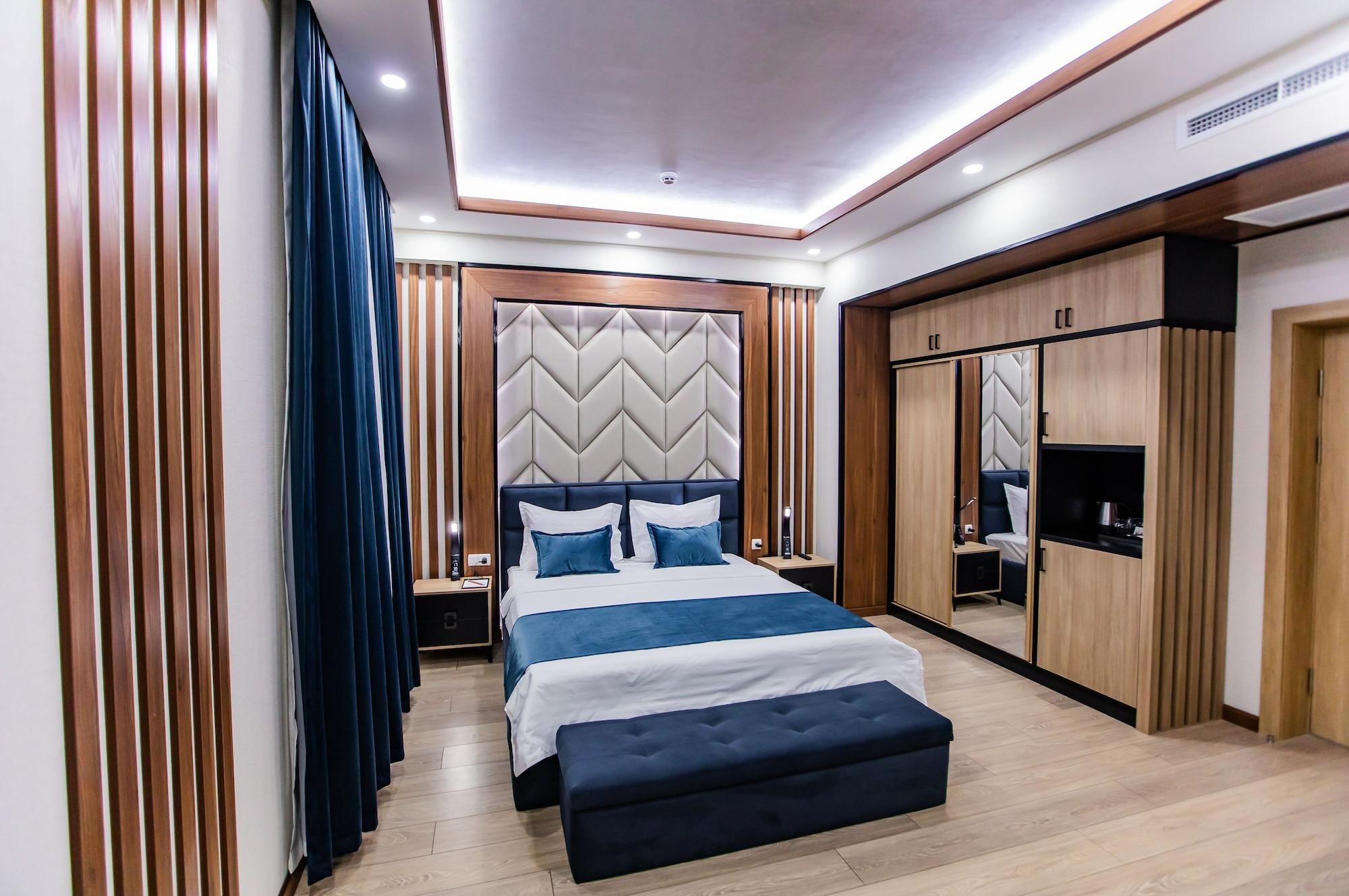 Varios Art Deluxe Hotel