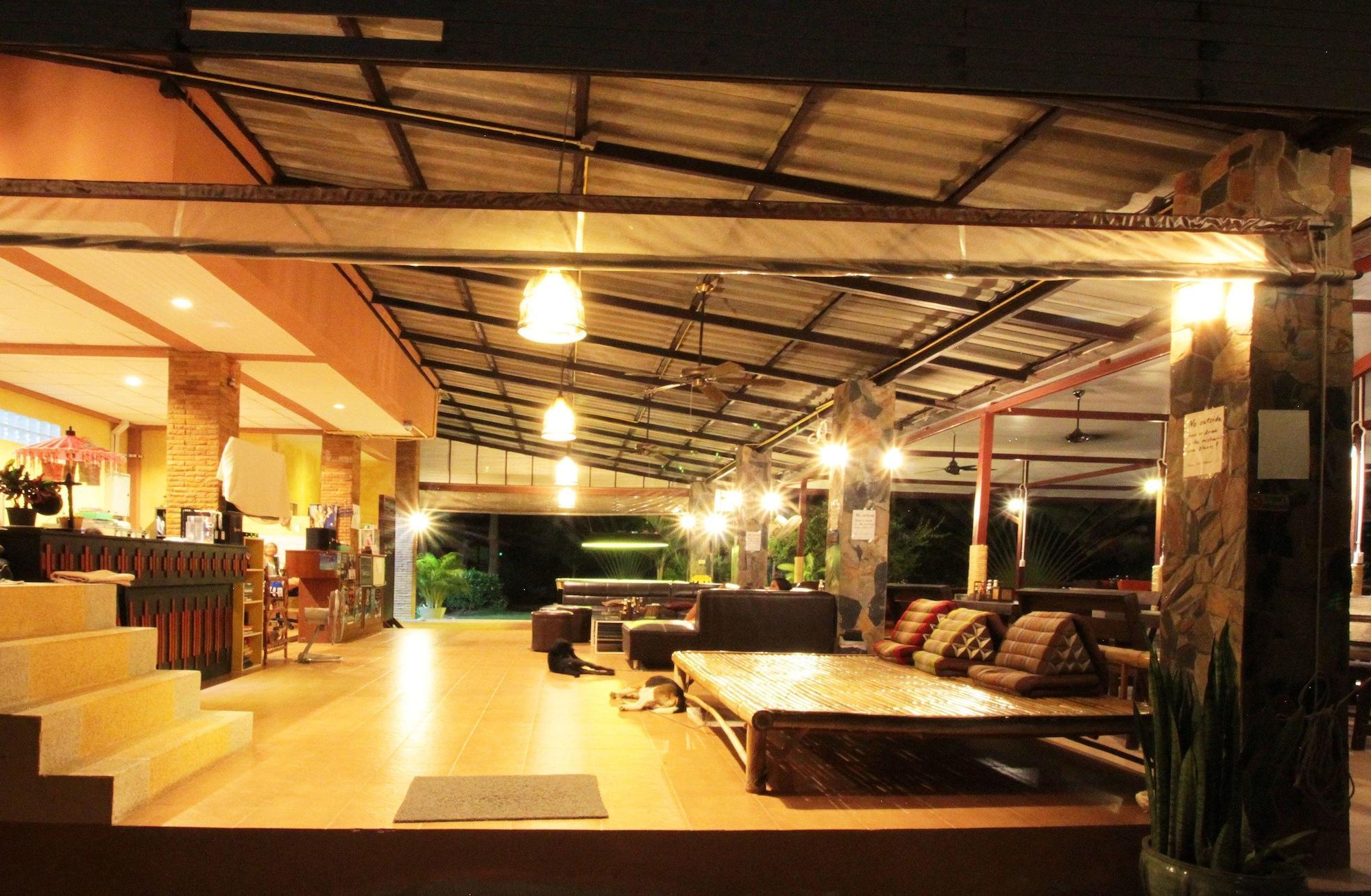 Bar/Salón Sabaii Bay Resort