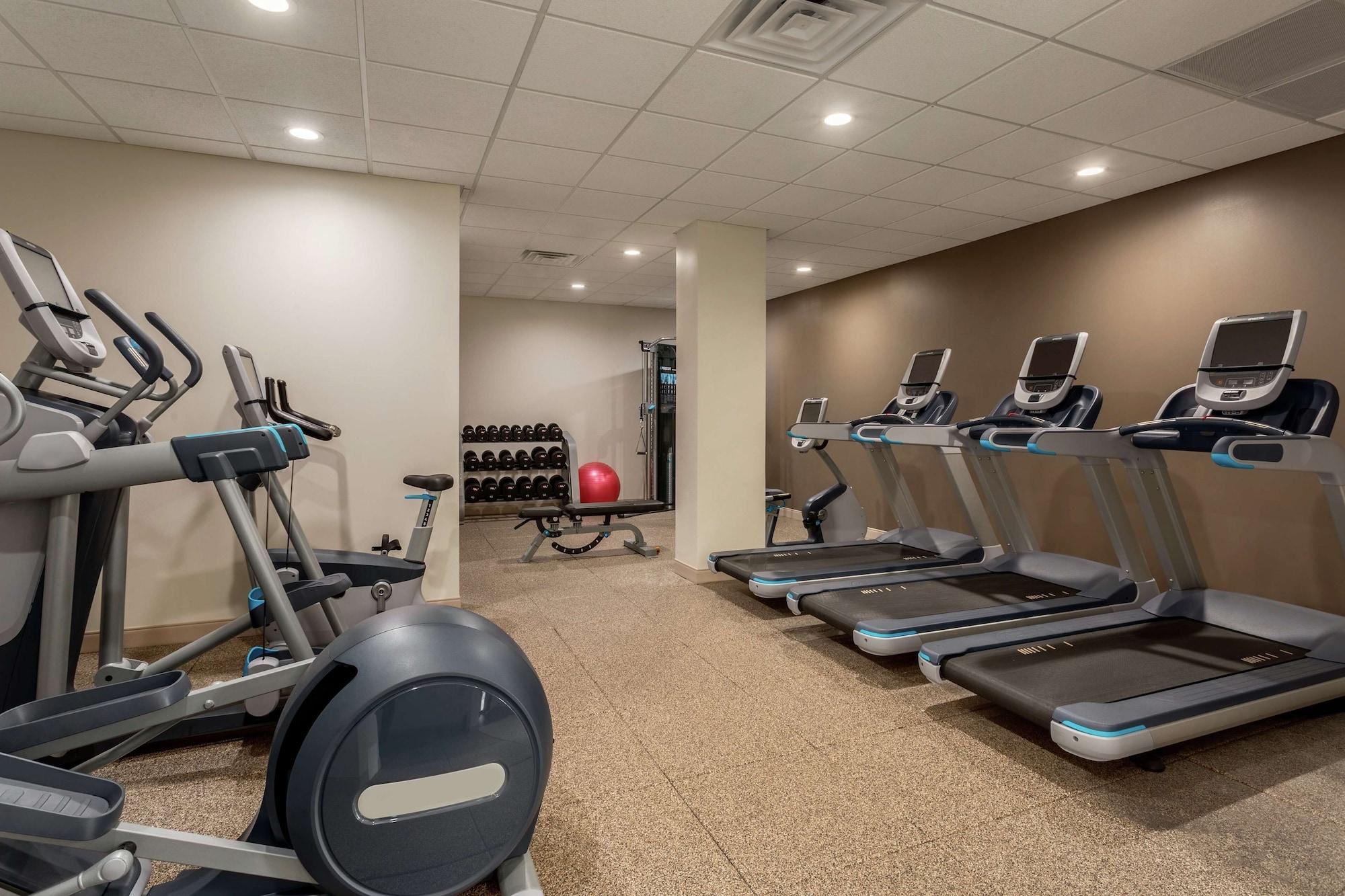 Gimnasio Embassy Suites by Hilton Orlando International Dr ICON Park