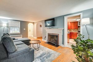 Alquiler Vacacional - 1 Mi to Connecticut River: Home w/ Large Backyard