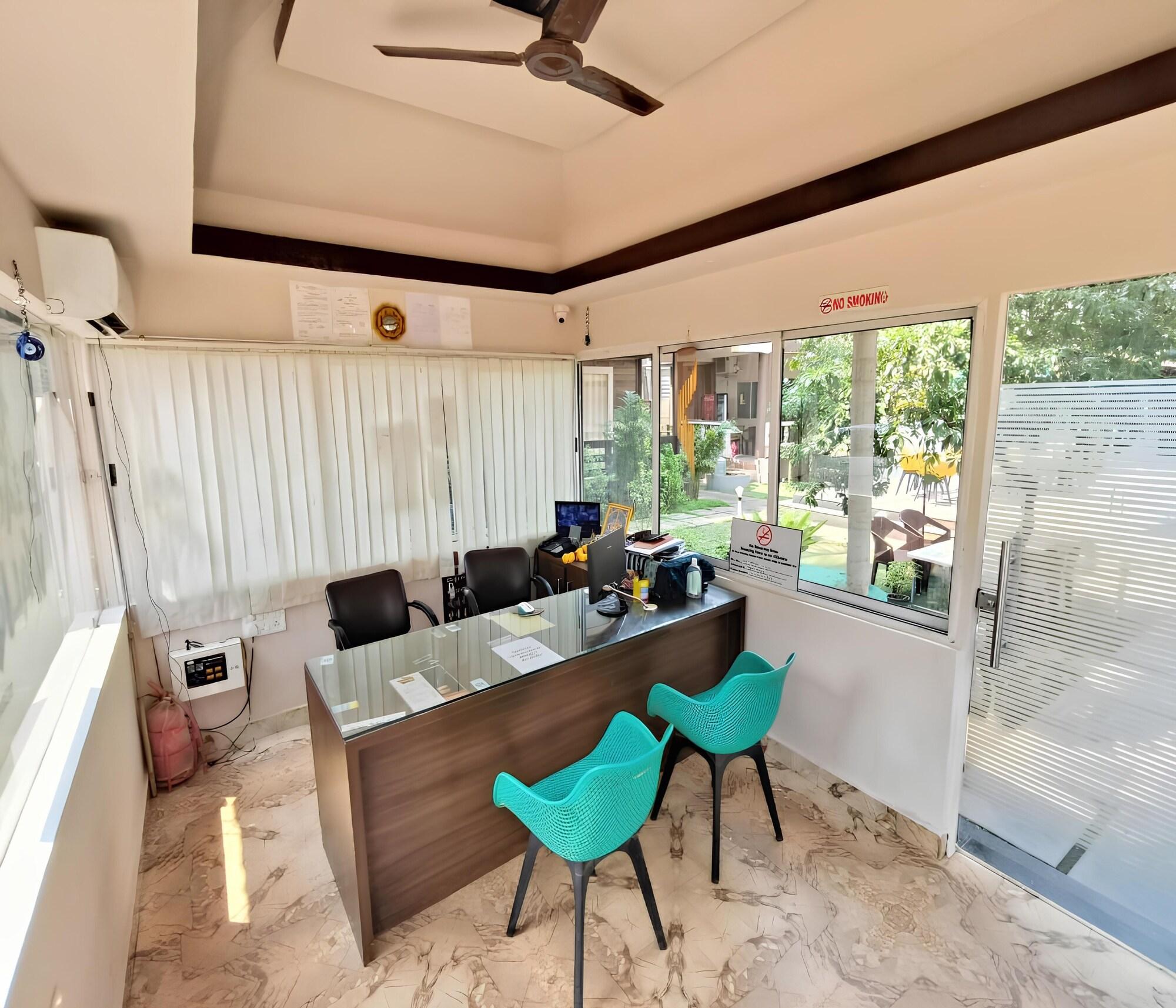 Vista Lobby Beach Walk Resort - Goa