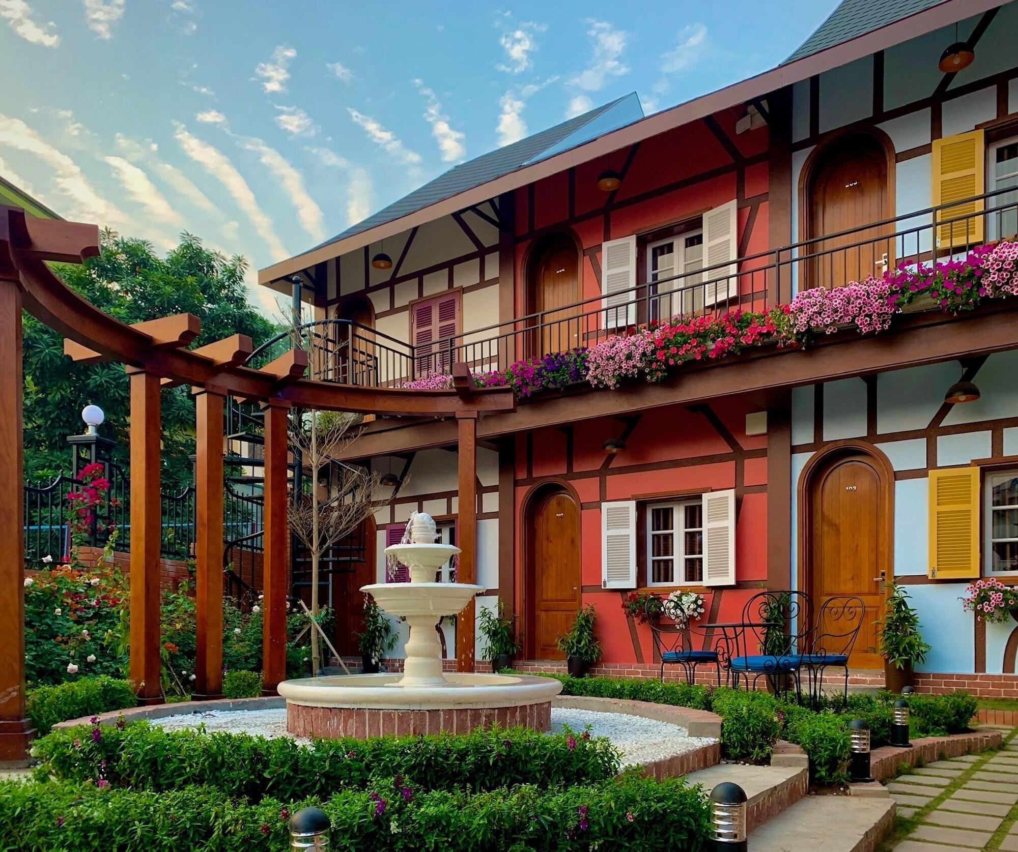 Varios Little Colmar - Homestay & Pottery Studio
