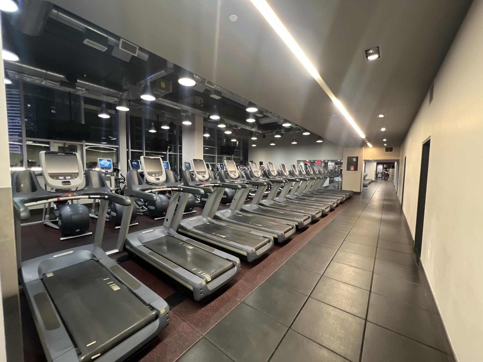 Gimnasio Canada Suites on Bay