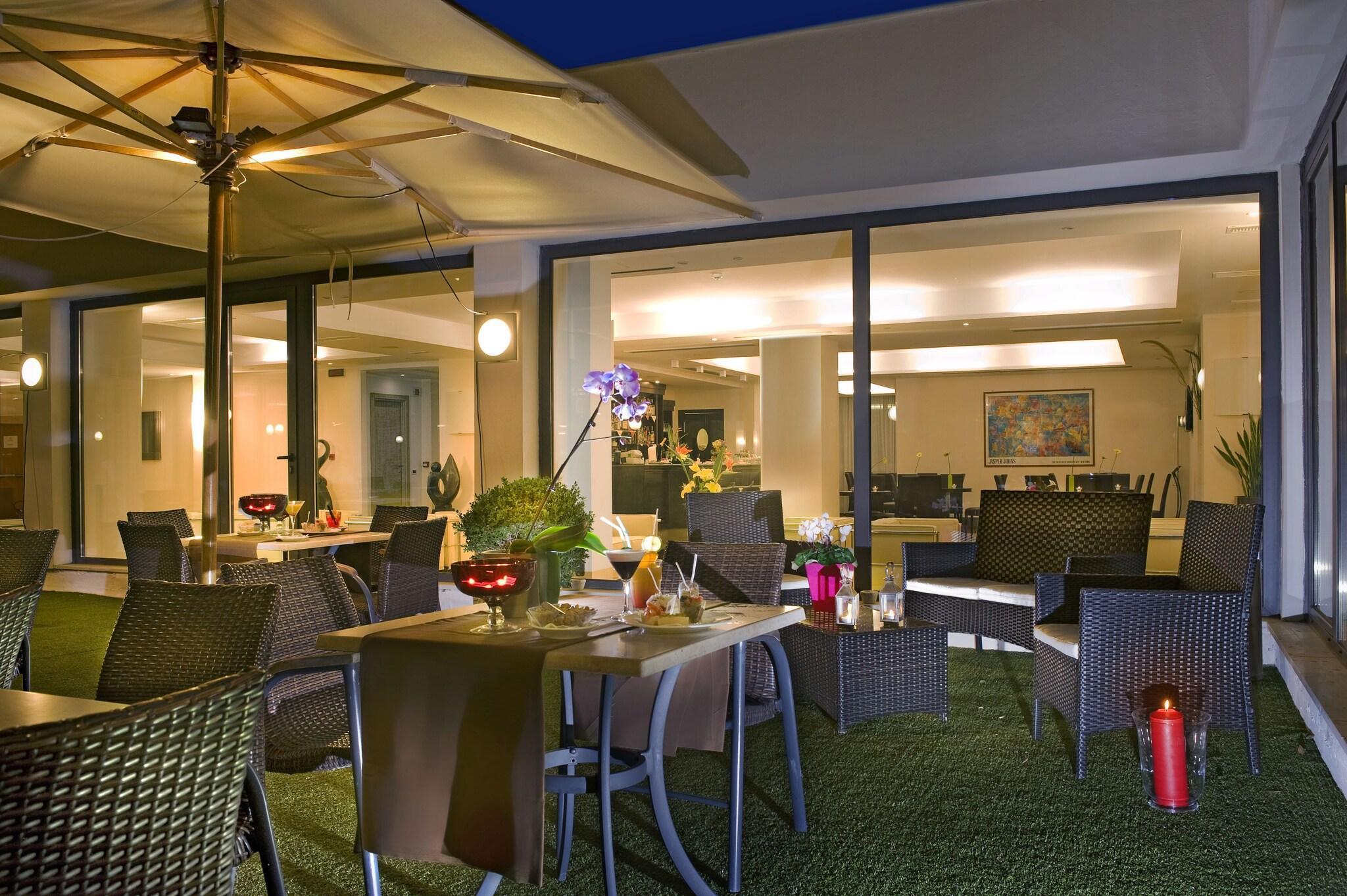 Bar/Salón Cardinal Hotel St. Peter