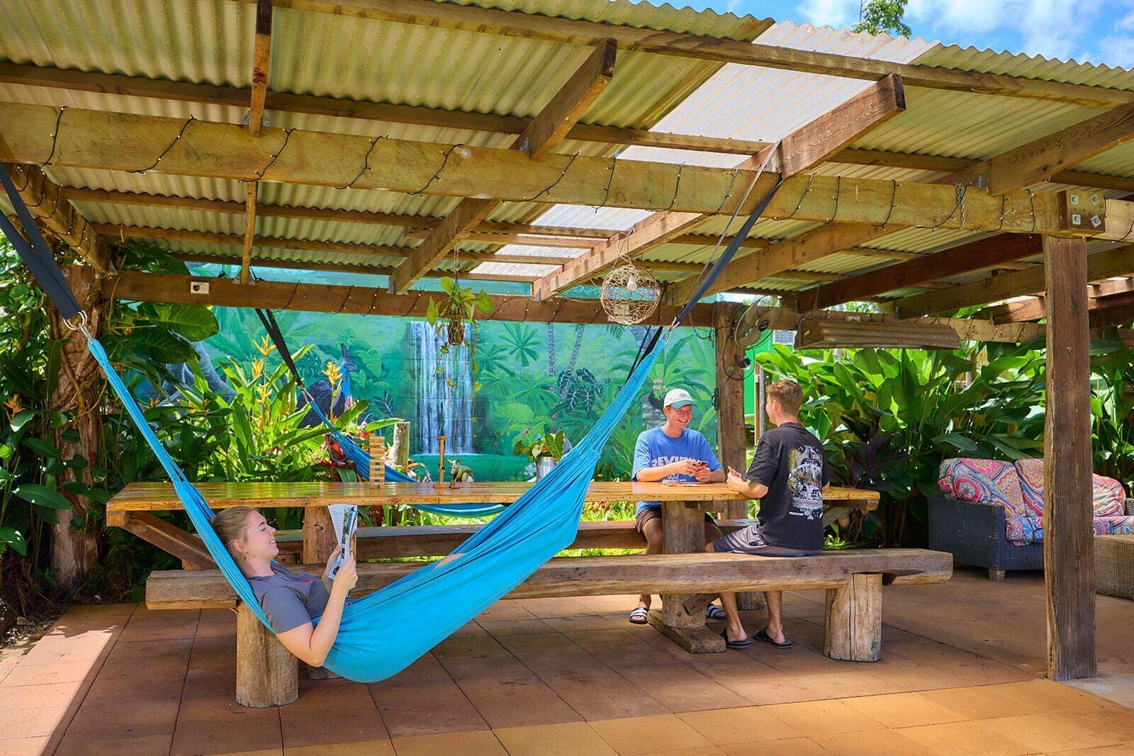 Varios On The Wallaby Eco Lodge - Hostel