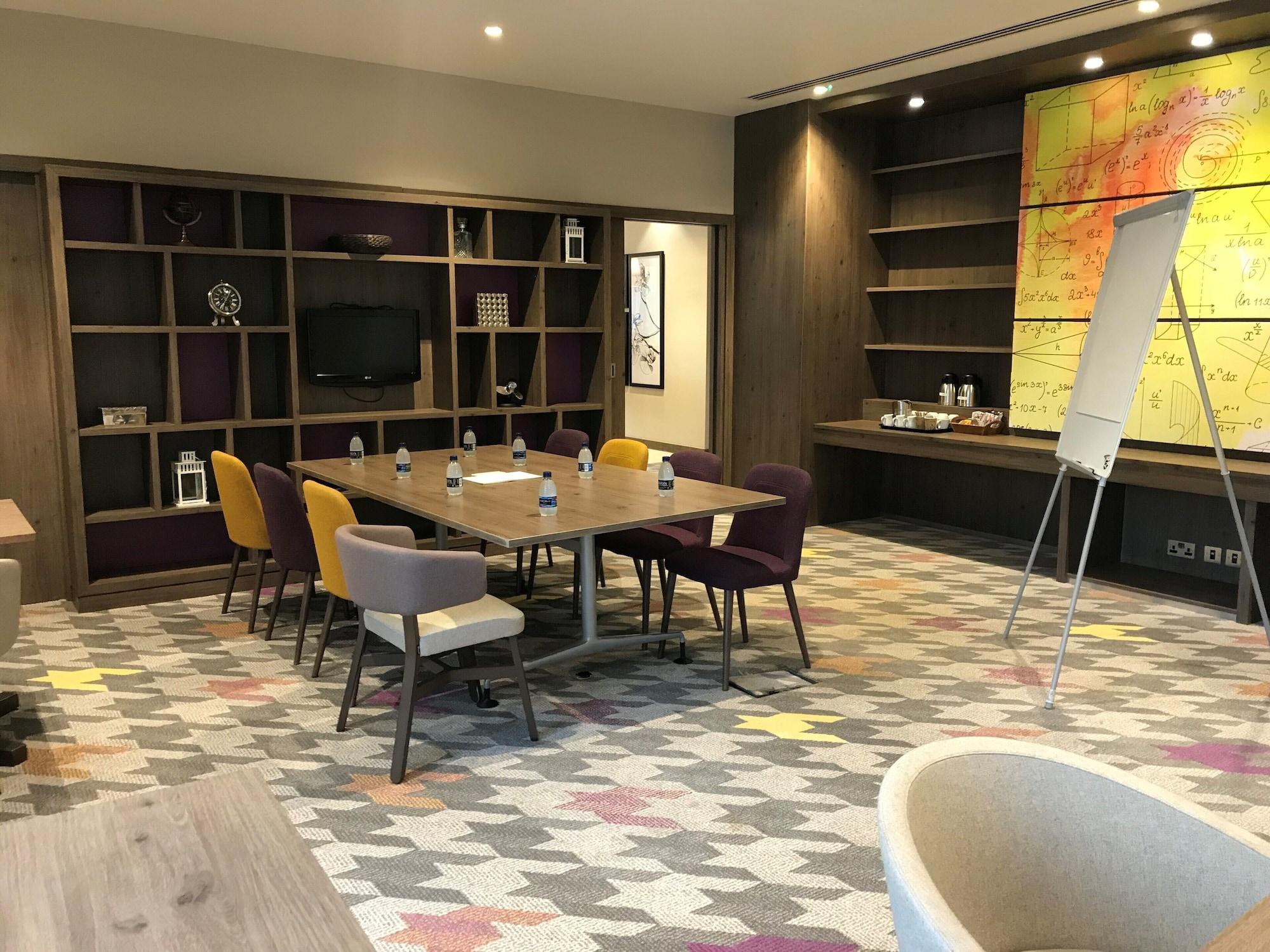 Sala de Reuniones Hampton by Hilton Oxford