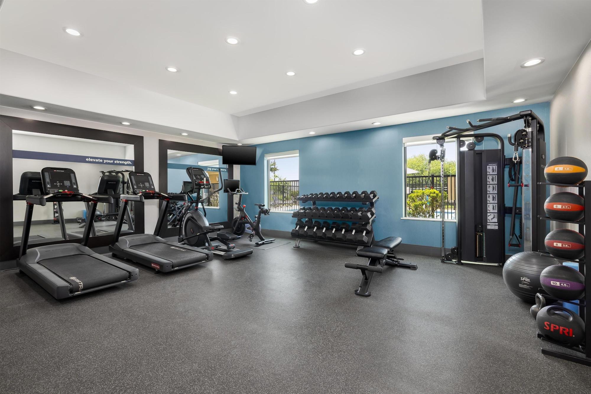 Gimnasio Hampton Inn Kenedy