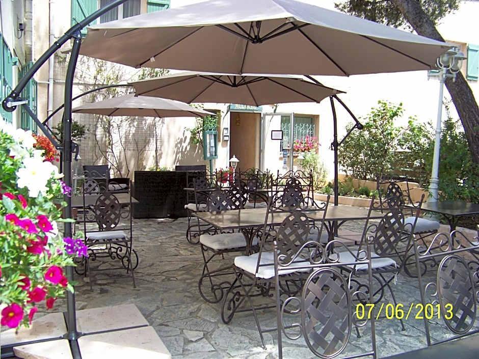 Vista Exterior Le Clos Des Pins