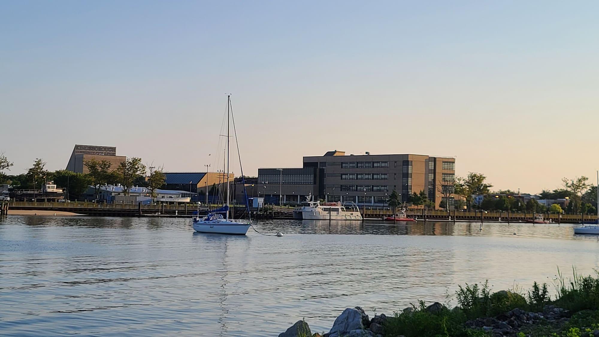 Varios Bayview Inn Motel - Adults Only