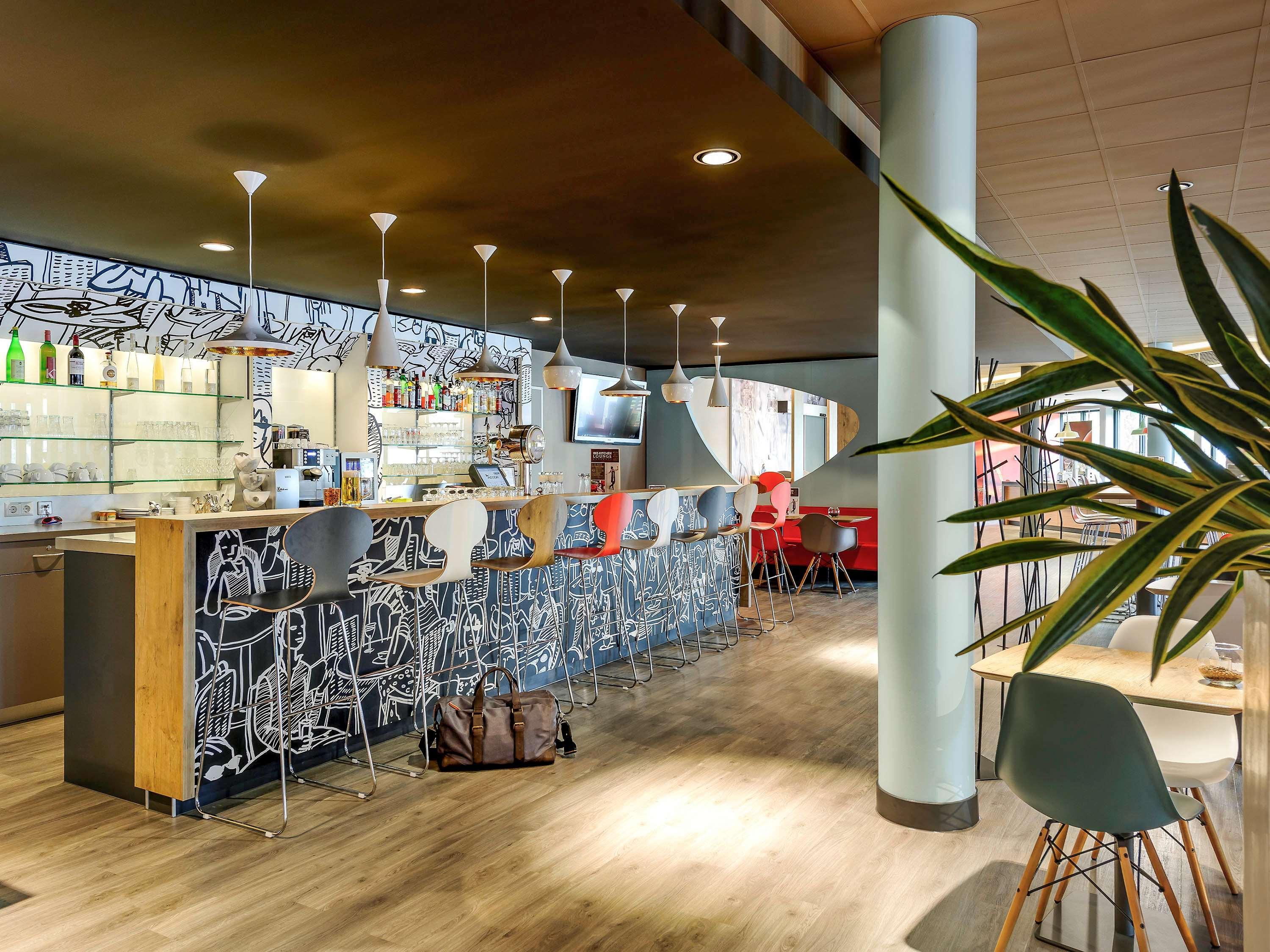 Bar/Salón ibis Konstanz