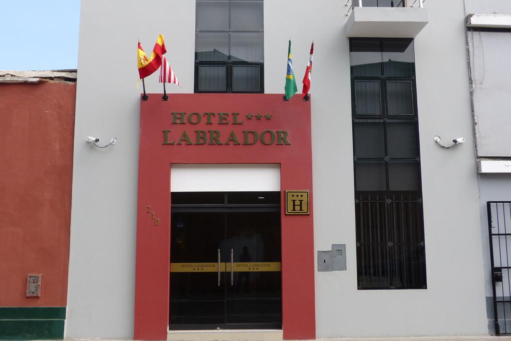 Vista Exterior Hotel Labrador
