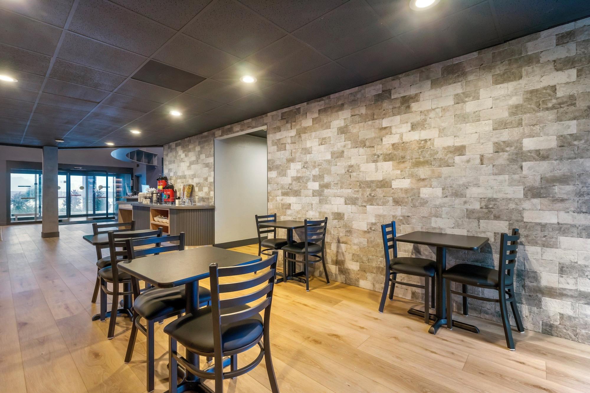 Restaurant SPOT X Hotel Tampa - Wesley Chapel by The Red Collection