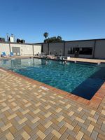 Alojamiento - 2 bedroom/2 bathroom, quiet retirement setting. 55 + Pool. Weekly/monthly rates