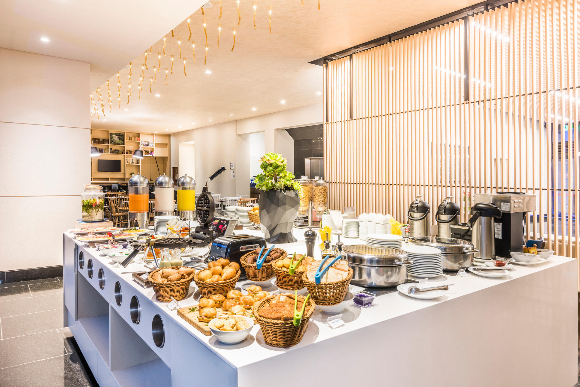 Restaurant Holiday Inn Express & Suites Bogota DC