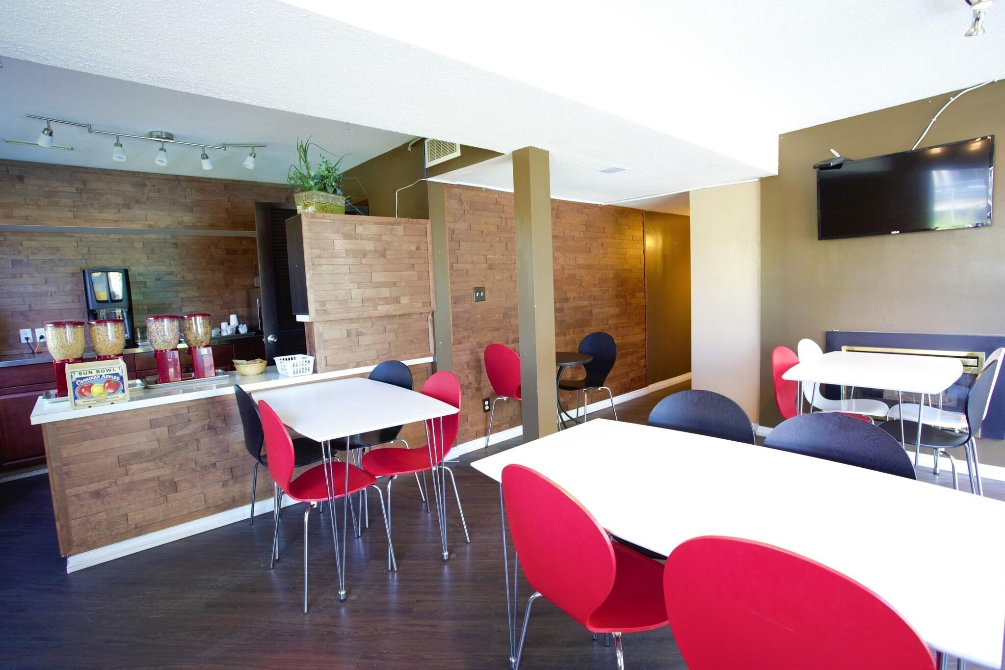Restaurant Recreation Inn & Suites