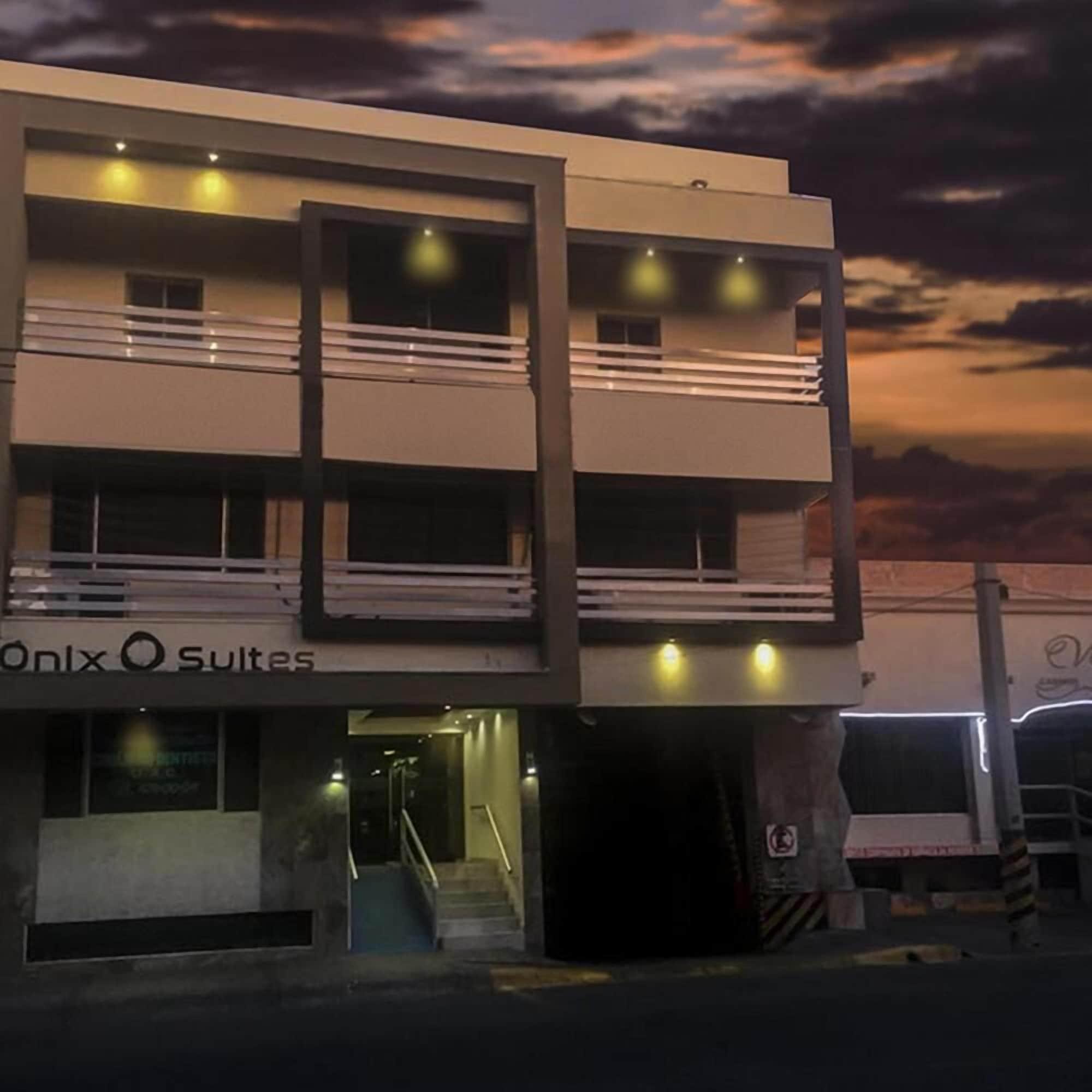 Vista Exterior Hotel Onix Suites