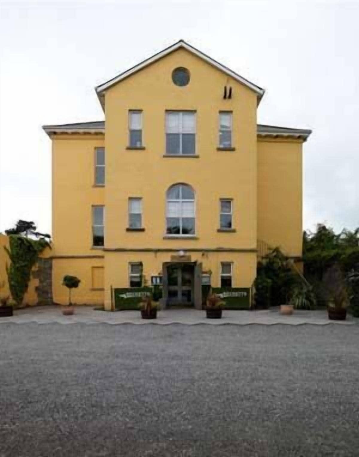 Varios Becketts Hotel