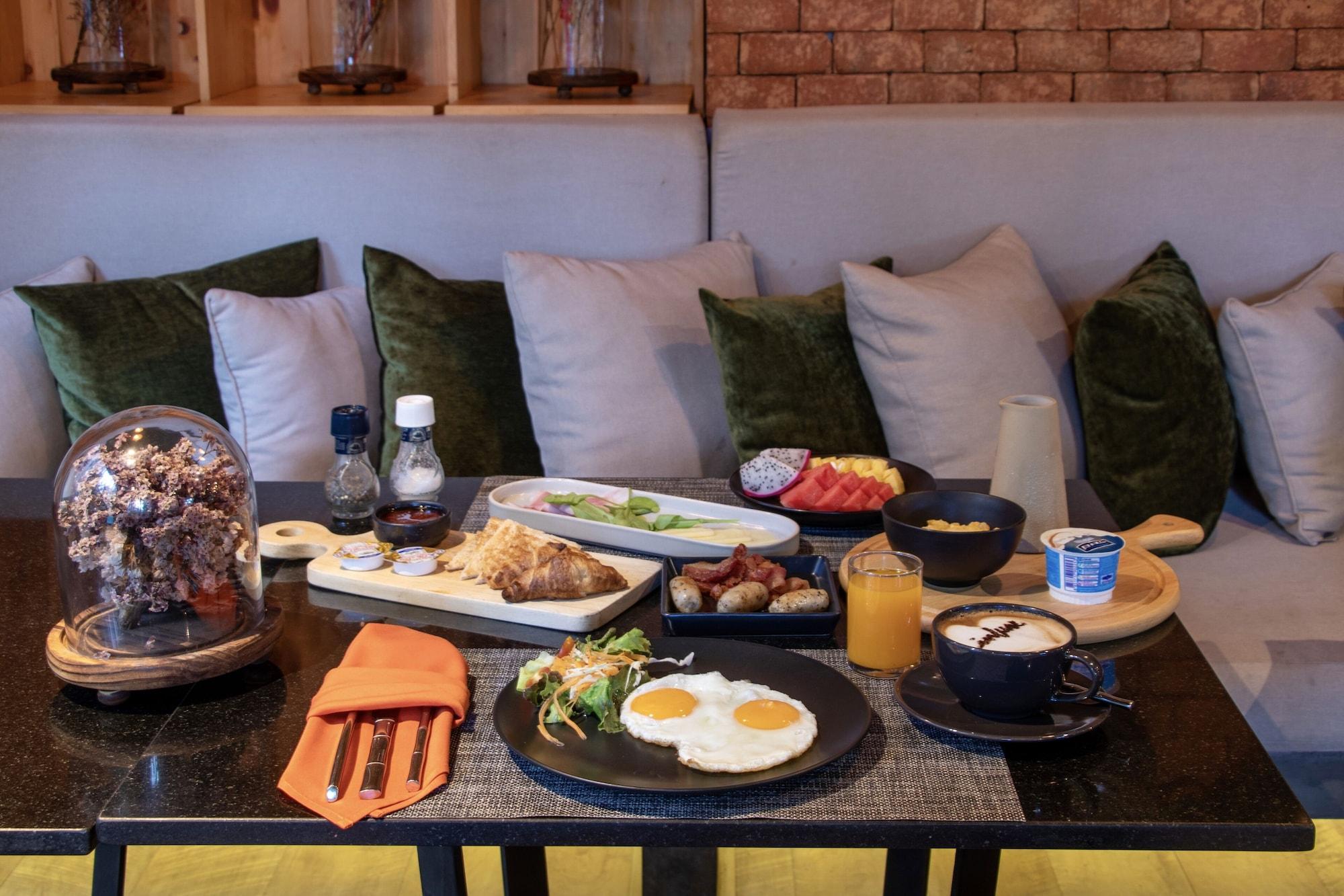 Restaurant Diamond Resort Phuket Official Account