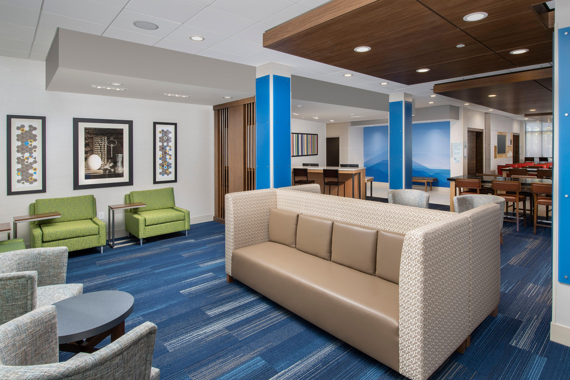 Vista Lobby Holiday Inn Express & Suites Kingsland I-95-Naval Base Area by IHG