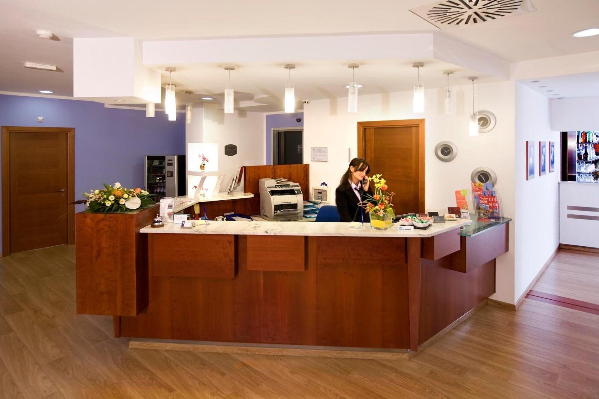 Vista Exterior Hotel Master