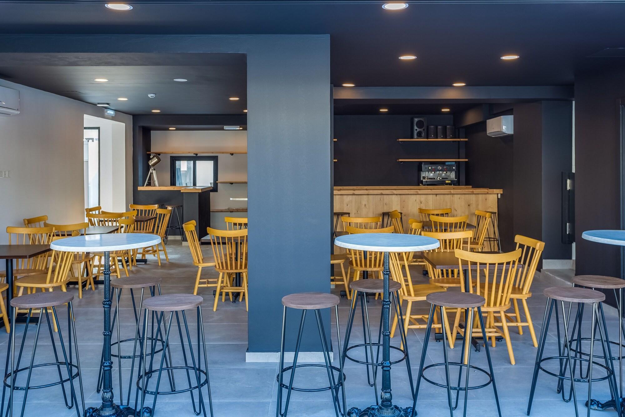 Bar/Salón Zoi ayia Napa hotel