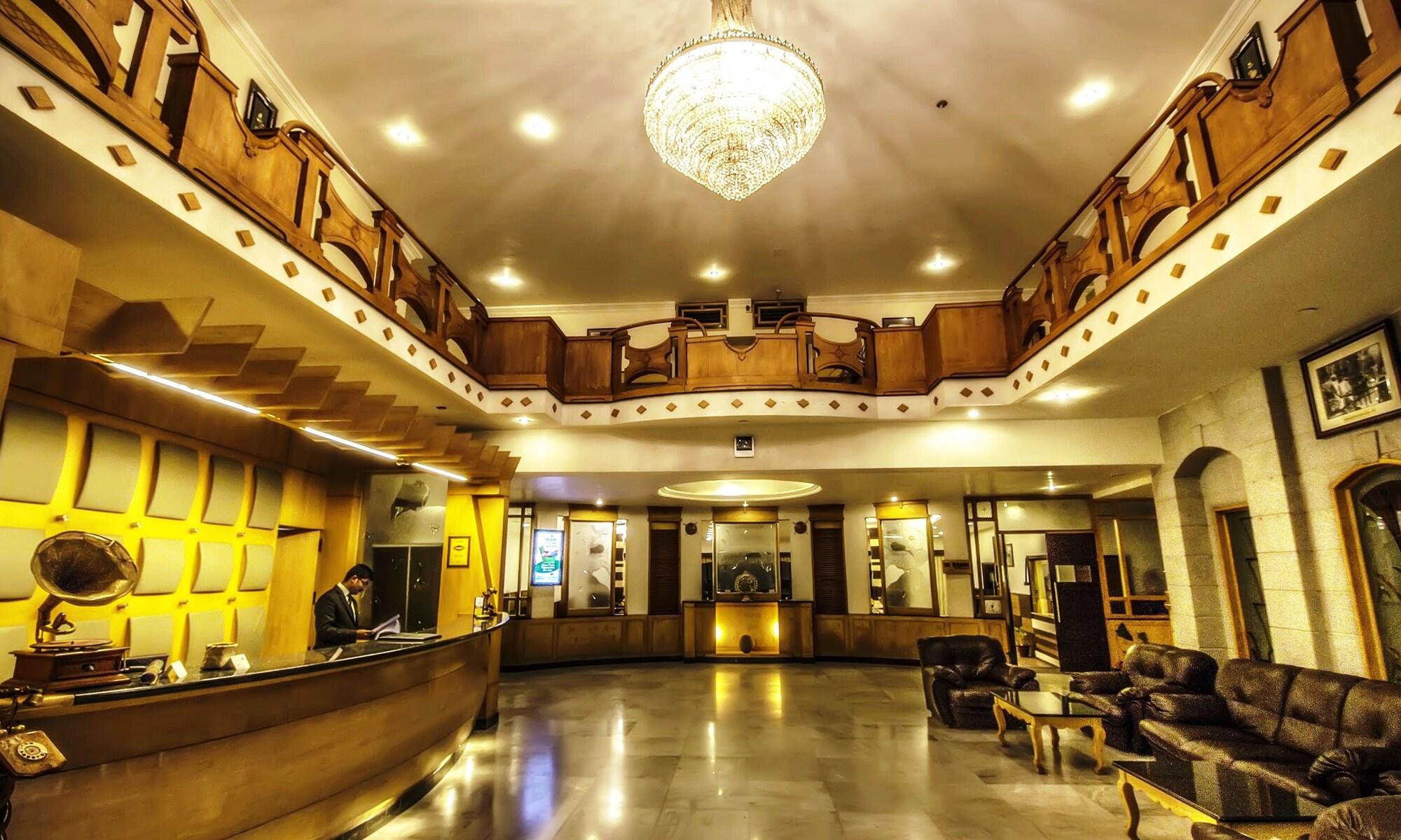 Vista Lobby Grand Palace Hotel & Spa