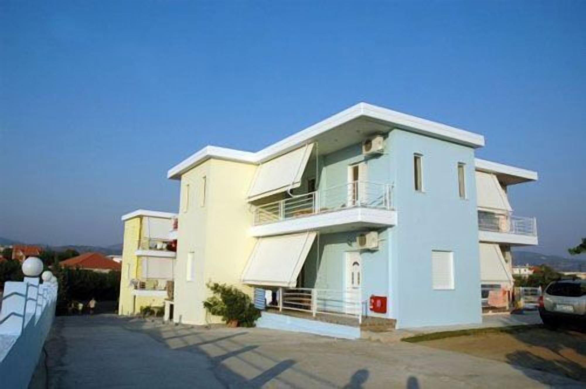 Vista Exterior Olympion Village