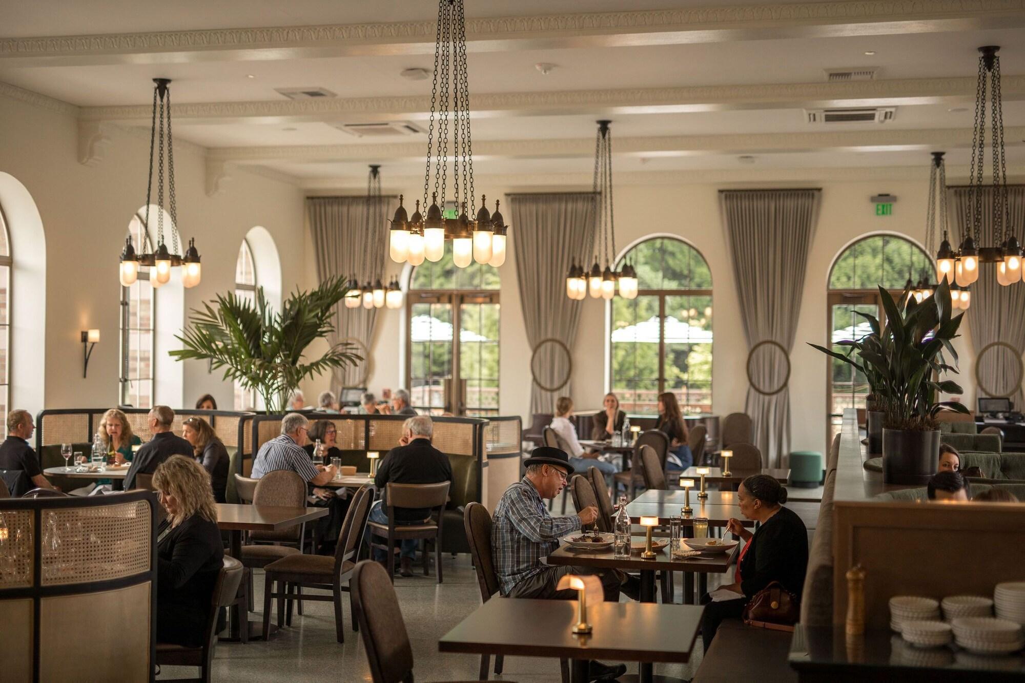 Restaurant The Lodge at St Edward Park