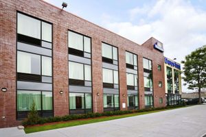 Alojamiento - Days Inn by Wyndham Bronx Near Stadium