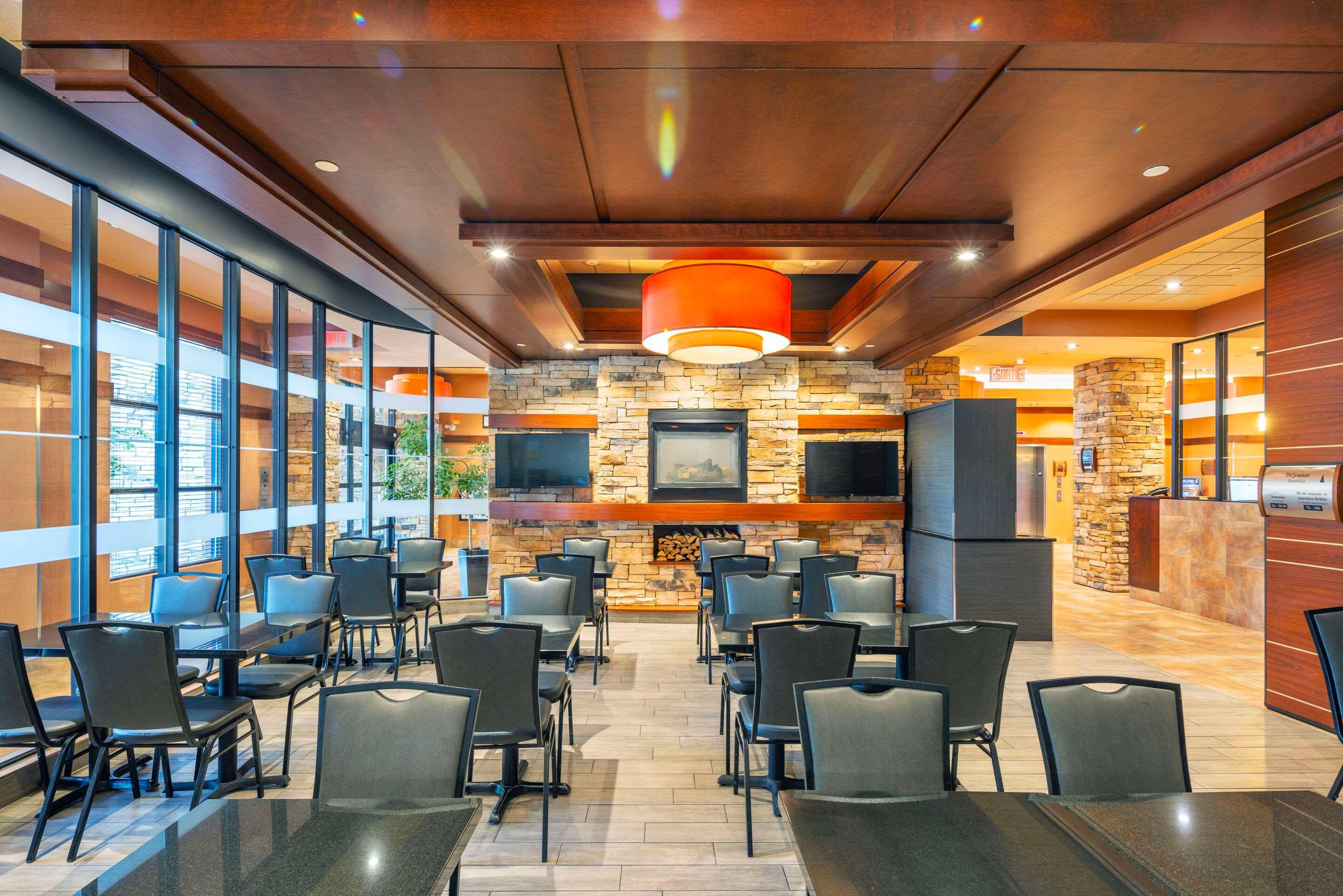 Restaurant Quality Inn & Suites Levis