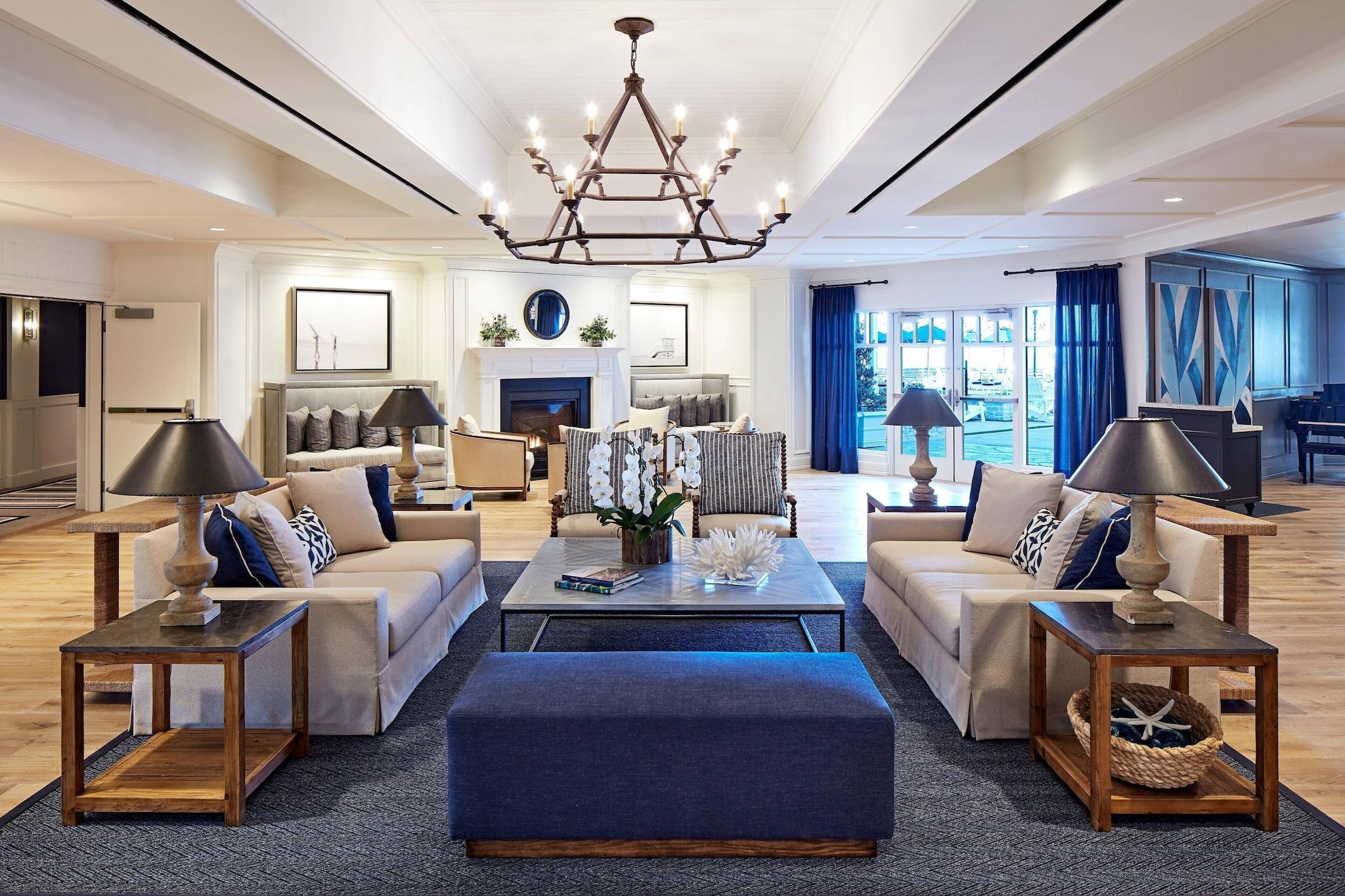 Vista Lobby Vespera Resort on Pismo Beach, Autograph Collection