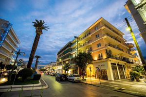 Alojamiento - Lakonia Hotel