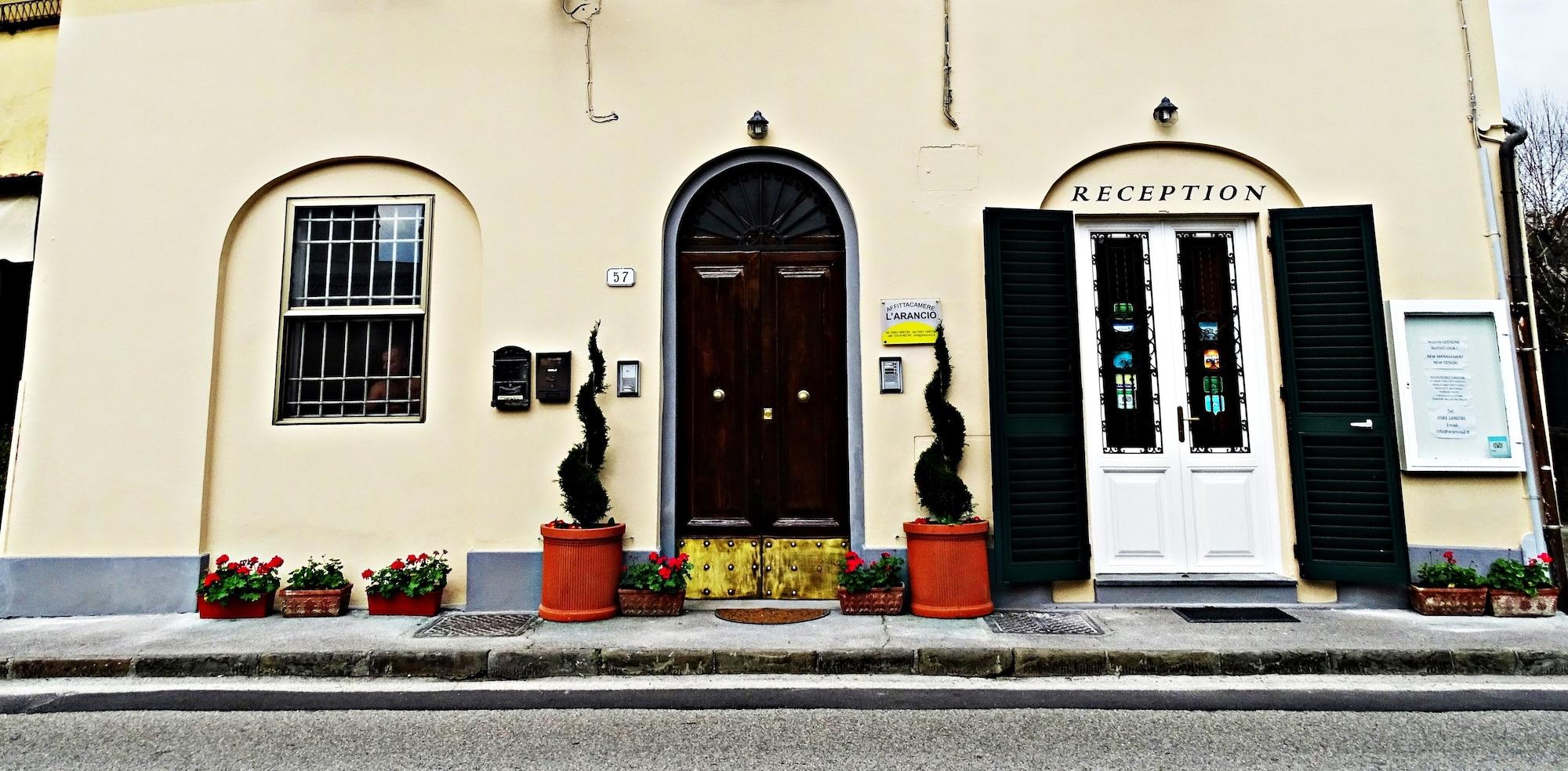 Vista Exterior affittacamere arancio