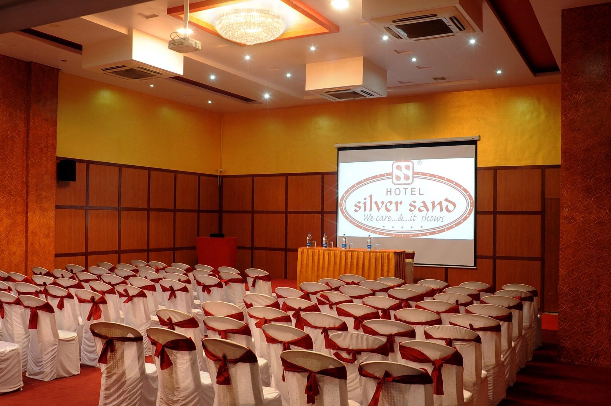 Centro de Negocios Silver Sand Hotel