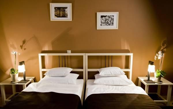 Budapest Rooms by null