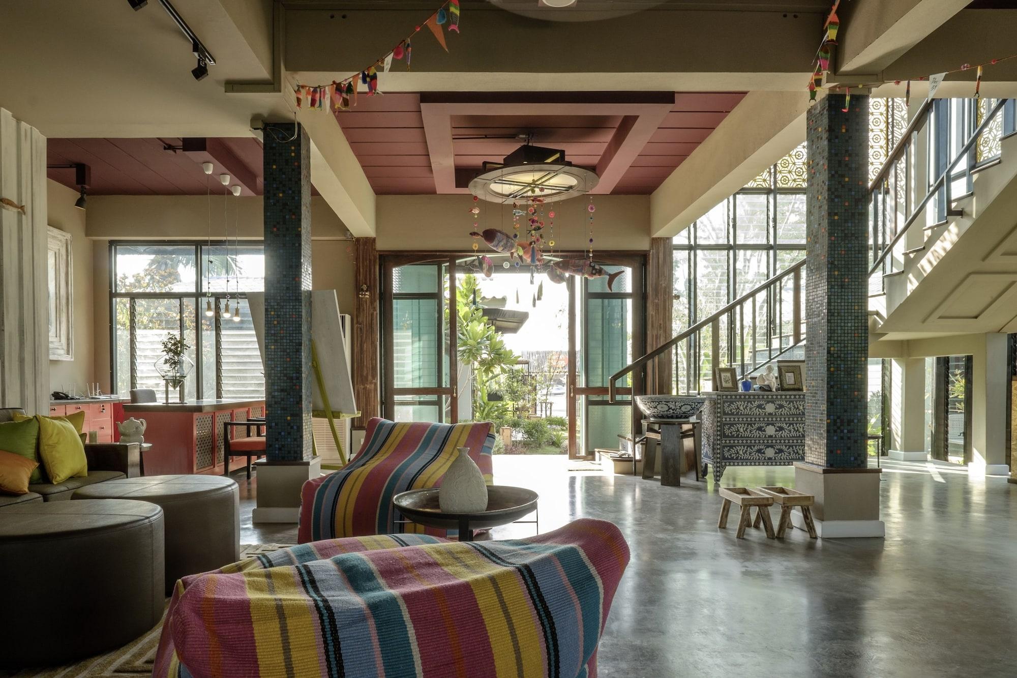 Vista Lobby Amphawa Caza Platuu