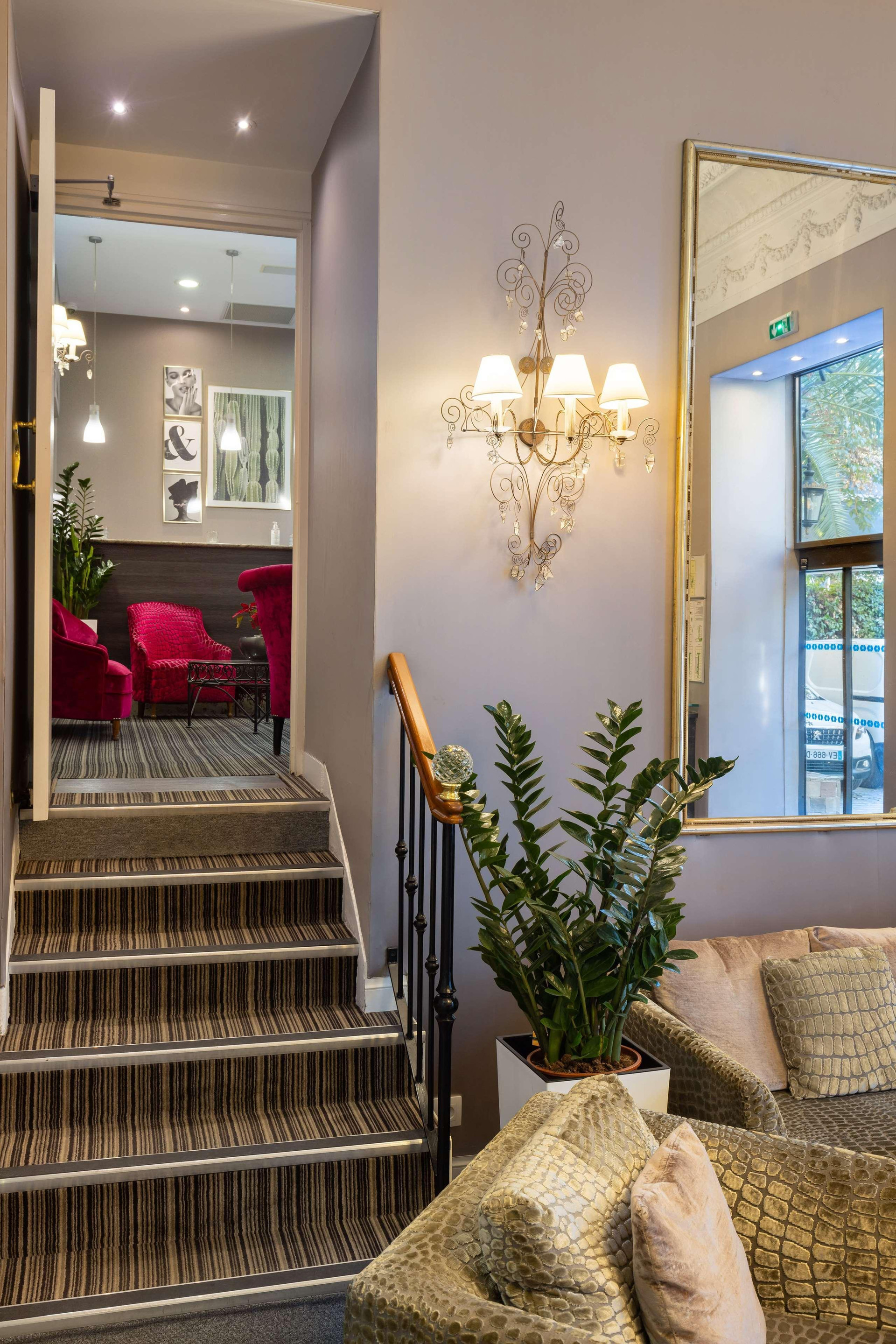 Vista Lobby Best Western Lakmi Nice