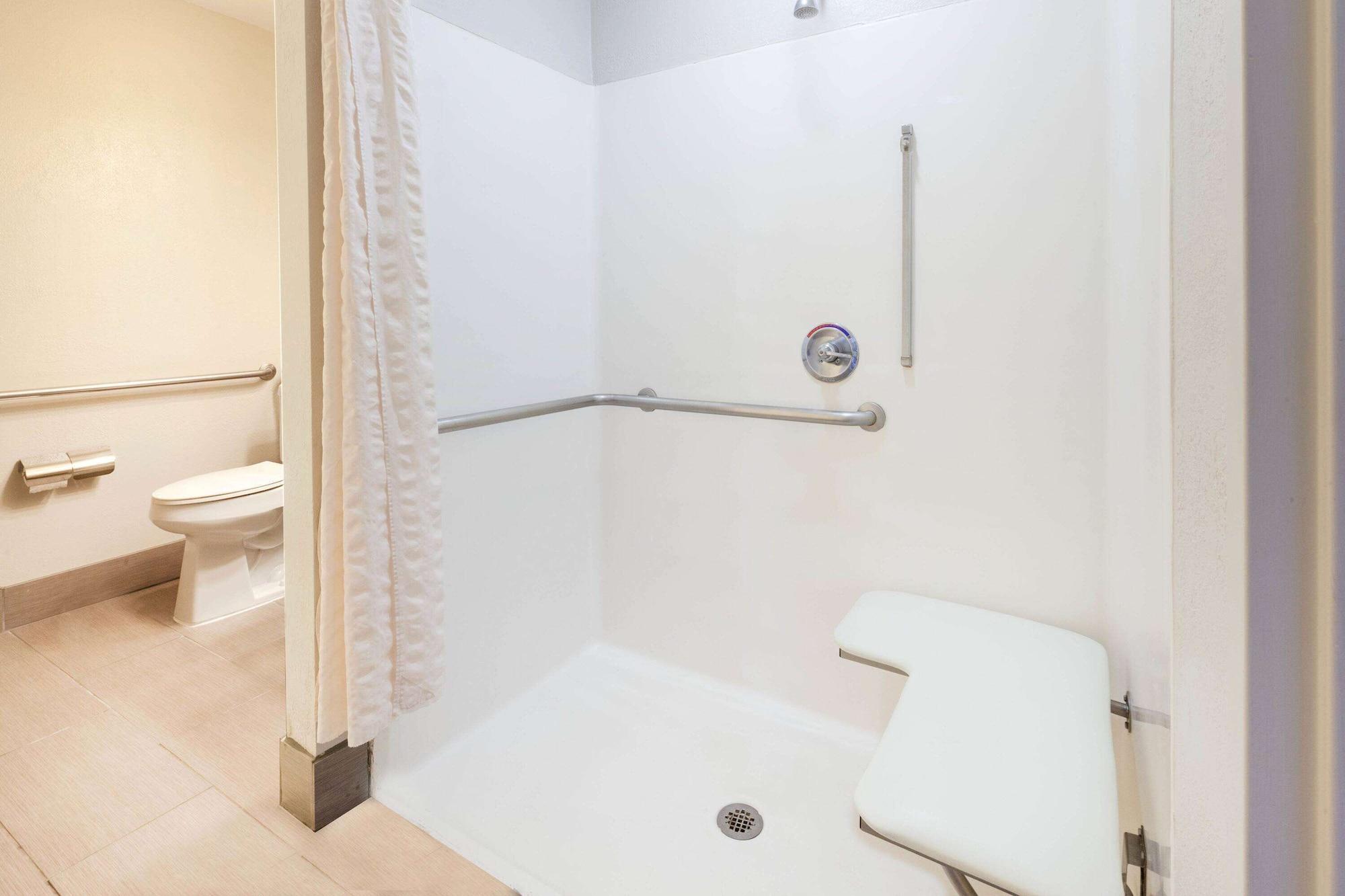 Equipamiento de Habitación Microtel Inn & Suites by Wyndham Baltimore BWI Airport