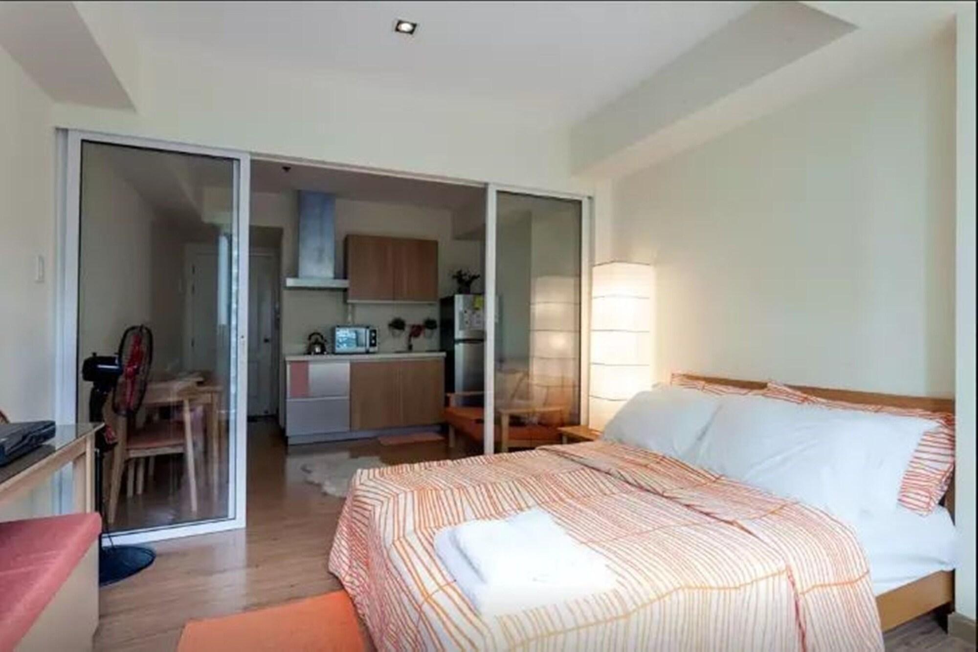 Varios Santorini 1 Bedroom Condo at Azure Urban Residences