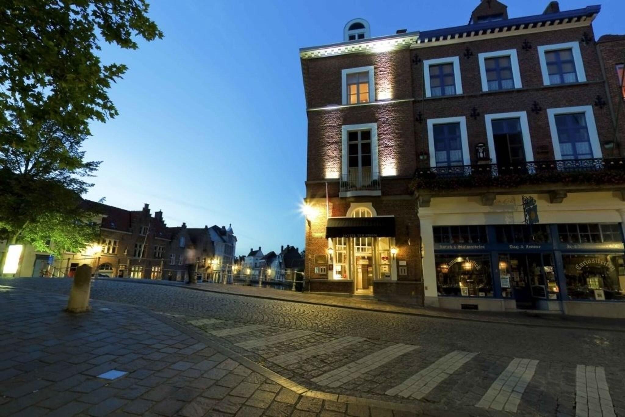 Varios Canalview Hotel Ter Reien