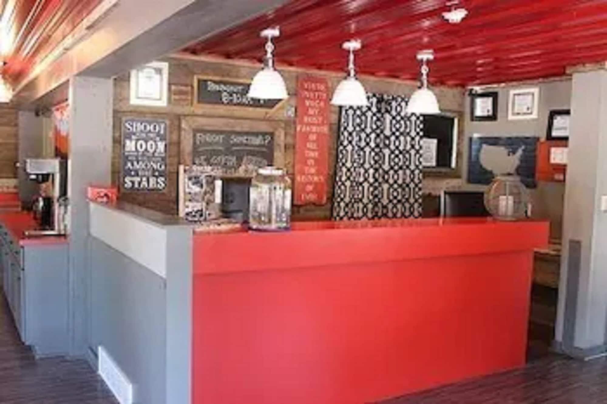 Vista Lobby Abe's Okoboji Motel & Suites