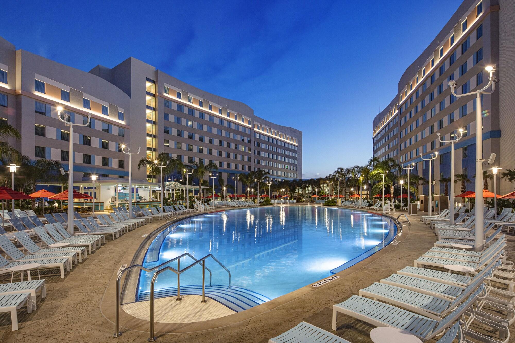 Vista Piscina Universal's Endless Summer Resort - Surfside Inn and Suites